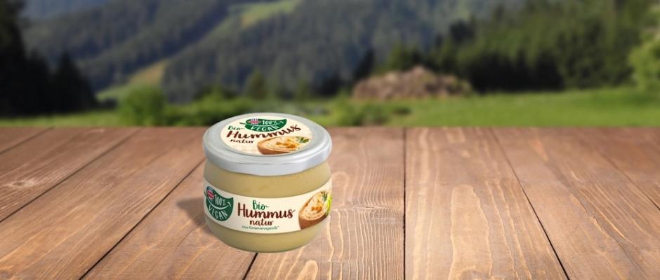Der Schärdinger Bio-Hummus begeistert nicht nur mit bestem Geschmack, sondern vor allem auch mit der veganen Rezeptur, die auf biologischen Zutaten aus Österreich basiert.