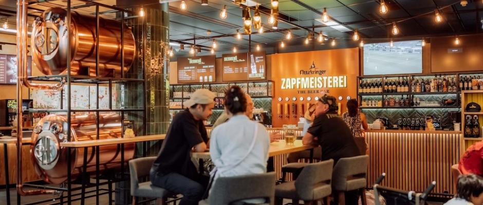 Ottakringer hat am Wiener Flughafen die erste Zapfmeisterei eröffnet.