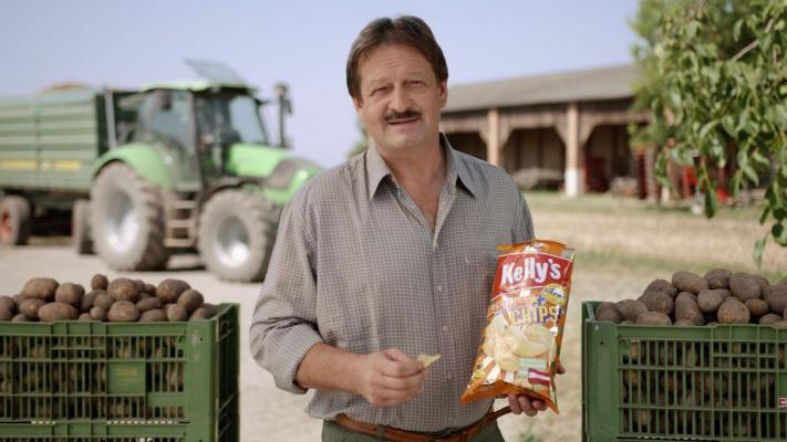 Heimische Bauern aus der Region sorgen dafür, dass bei den Kelly’s Chips nur die besten Erdäpfel erntefrisch ins Sackerl kommen.