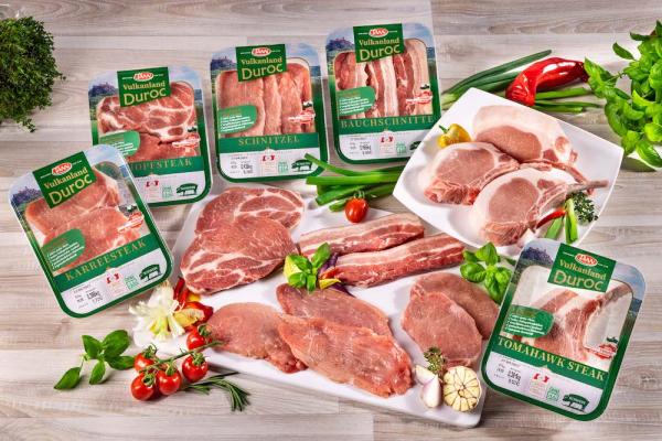 Duroc Vulkanlandschweinefleisch in der Selbstbedienungspackung, insgesamt gibt es fünf verschiedene Produkte in der praktischen Selbstbedienungs-Verpackung.